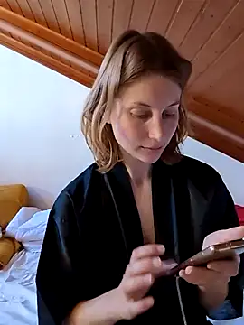 Julialexxxx online show from July 6, 9:36 am