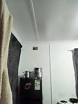 SunKissedDoll online show from April 17, 4:36 am