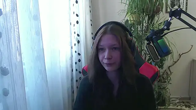 PunyKnee online show from April 29, 1:36 pm