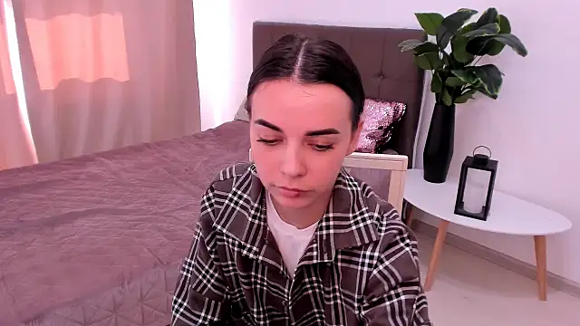 Little Ami  online show from April 15, 1:22 pm