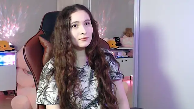 solitudebby online show from May 12, 7:42 pm