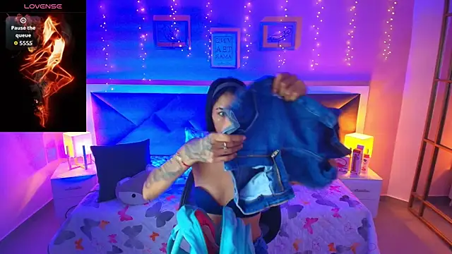 alana spark online show from May 9, 7:27 pm