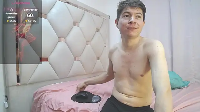 Zoe and jackk  online show from May 2, 9:18 pm