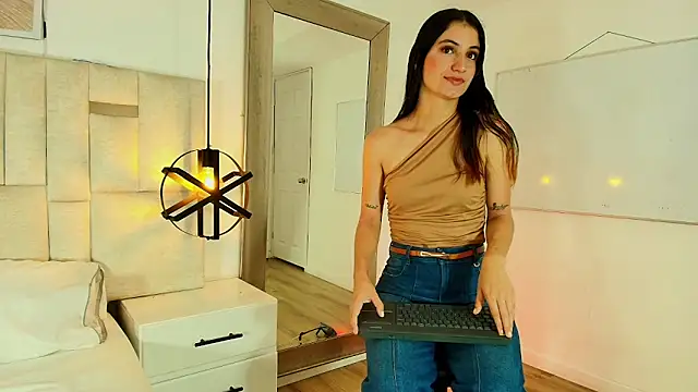Emy-Ferrer online show from May 17, 1:54 pm