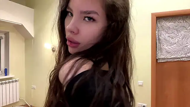 LouisaHarber online show from April 7, 9:28 pm