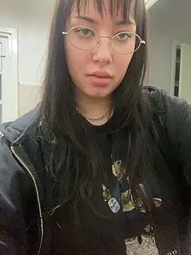 cherryxxox online show from May 8, 3:54 am