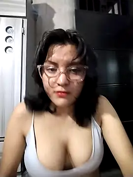sienna elara online show from April 22, 10:45 am