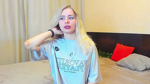 cute mey  online show from June 5, 1:53 am