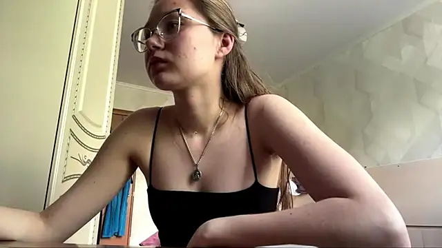 UncaringArtery online show from June 15, 6:13 am