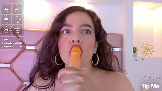 miiaa collins  online show from April 19, 6:10 pm