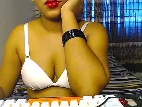 VelvetCoupleLive online show from July 6, 9:14 am