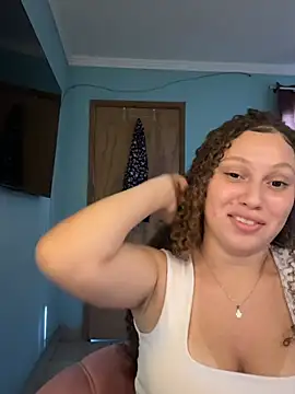 sophiiahot online show from April 17, 6:43 pm