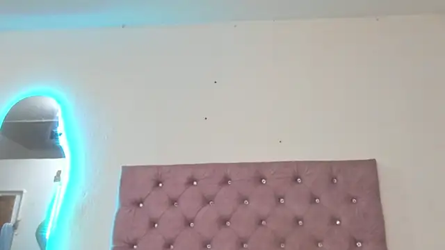 laurenlaine online show from June 24, 11:26 pm