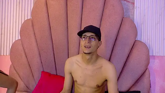 Madisson Roos online show from July 2, 3:34 am