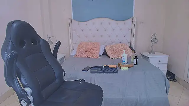elizabeth santos1 online show from May 15, 11:40 pm