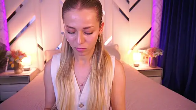 DoveLovee online show from May 25, 2:49 pm