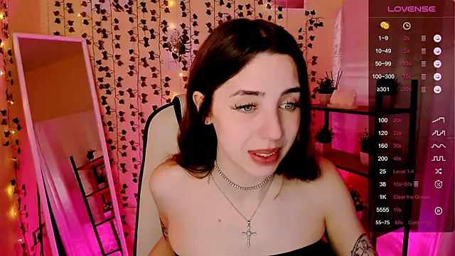 CharliGrace  online show from May 10, 7:10 am