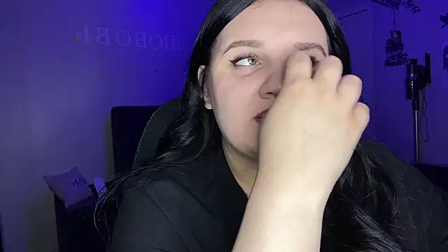 Penny Perry online show from April 18, 7:58 pm