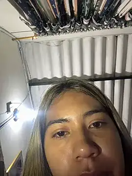 Kimmiebellarie online show from April 27, 1:14 am