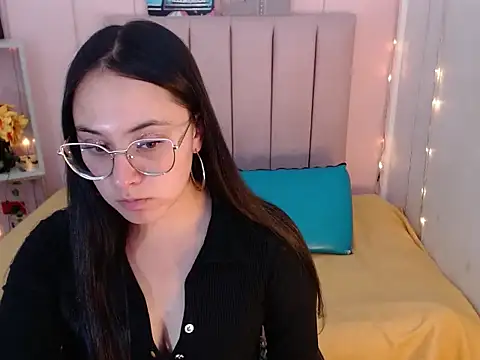 camilacottonrs707 online show from April 14, 1:44 pm