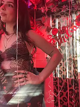 juicybootyquinn online show from April 11, 1:33 am