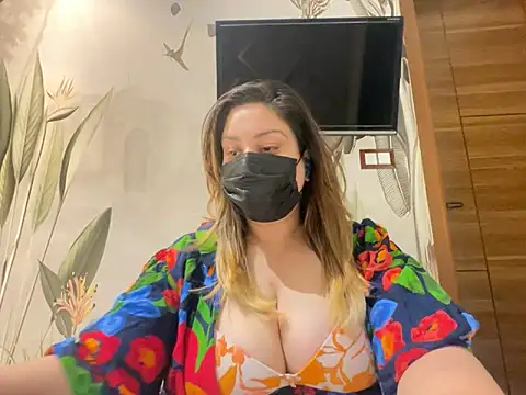 kavyasingh36 online show from May 16, 4:39 pm