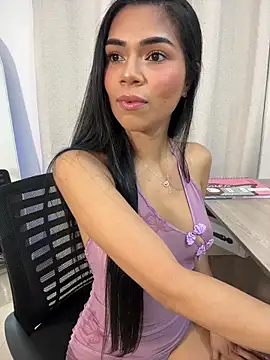 MauraGrayy online show from May 21, 11:46 pm