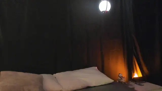 Miiaa Stonee online show from May 19, 11:01 pm