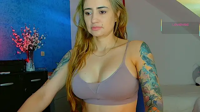 pennyyy  online show from May 19, 10:55 am