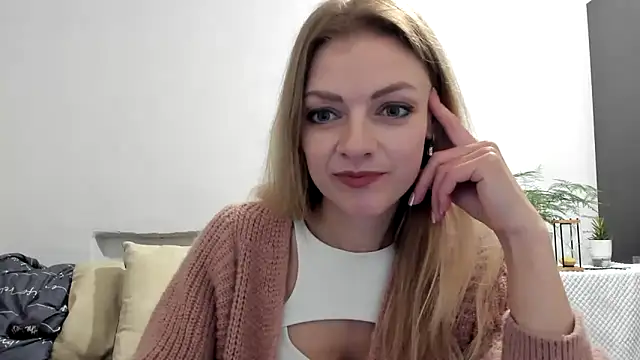 Severina7 online show from April 28, 8:13 pm