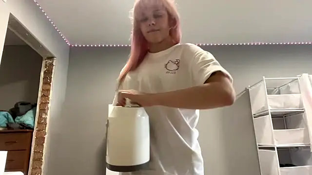 Iam Eshly online show from April 15, 10:27 am