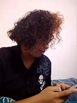 rizosdefuego online show from April 13, 5:47 pm