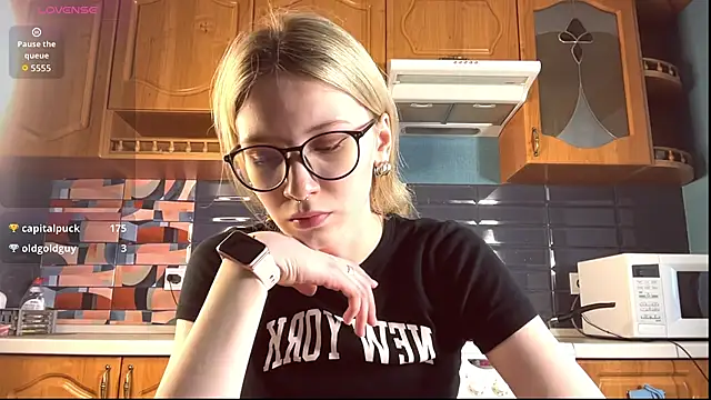eileencrowday online show from May 7, 3:22 am