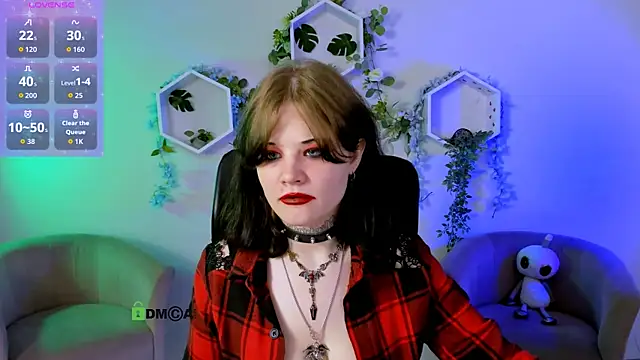 nikki kiss  online show from July 6, 8:41 am
