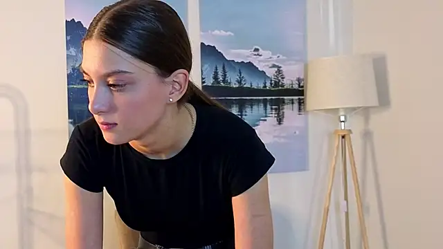 NatashaRieker online show from April 17, 9:44 am