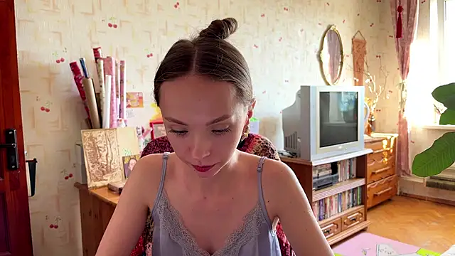AdriannaBill online show from June 18, 3:06 pm