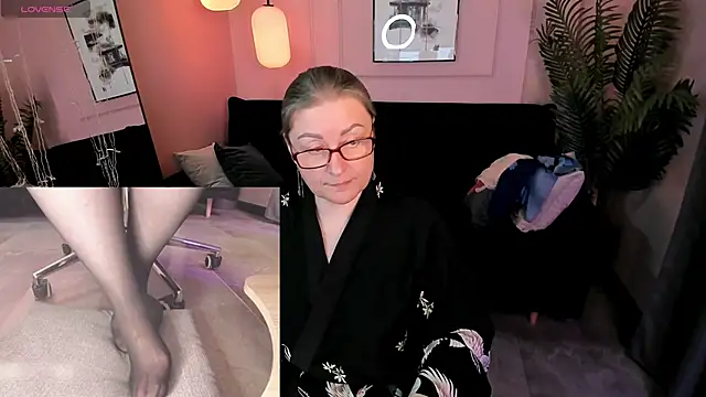 Alexandra Kind online show from May 6, 8:57 pm