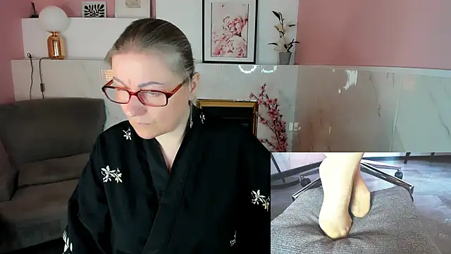 Alexandra Kind online show from May 19, 1:51 pm
