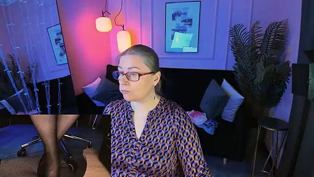 Alexandra Kind online show from April 28, 9:08 pm