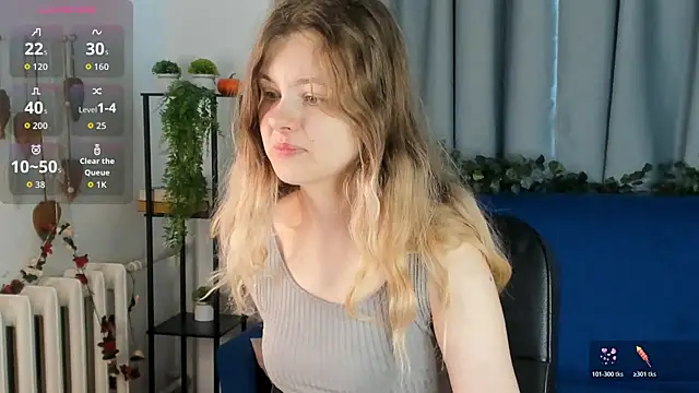 Glitch Doll online show from May 1, 5:43 am