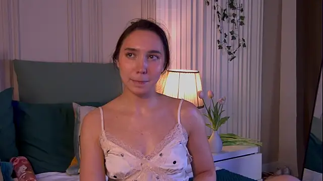 Suzaneey online show from June 14, 2:24 am