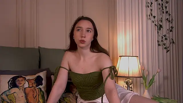 Suzaneey online show from May 7, 6:33 pm