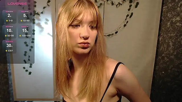 Lina Wi online show from April 30, 8:57 pm