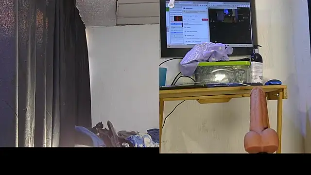 Backdoor Newbie online show from June 20, 10:46 pm