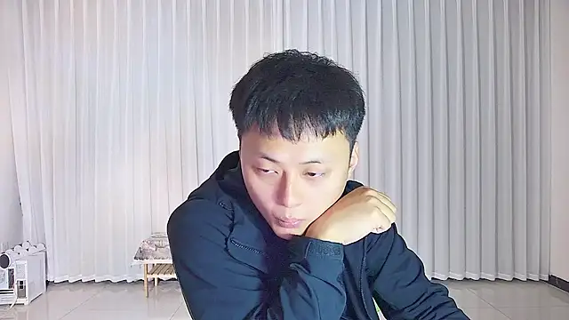 Cream-001 online show from April 21, 3:52 pm