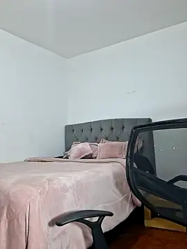 kim naomy13 online show from April 21, 7:32 pm