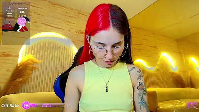 Moon Red r online show from May 27, 12:46 pm
