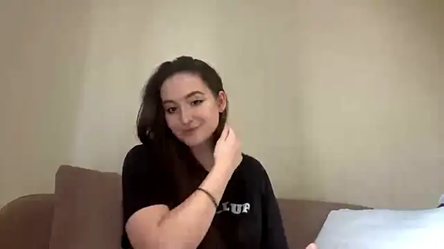 Emilly Cart online show from April 22, 6:43 am