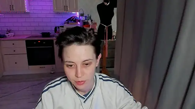 EVAARUS online show from April 18, 7:51 pm