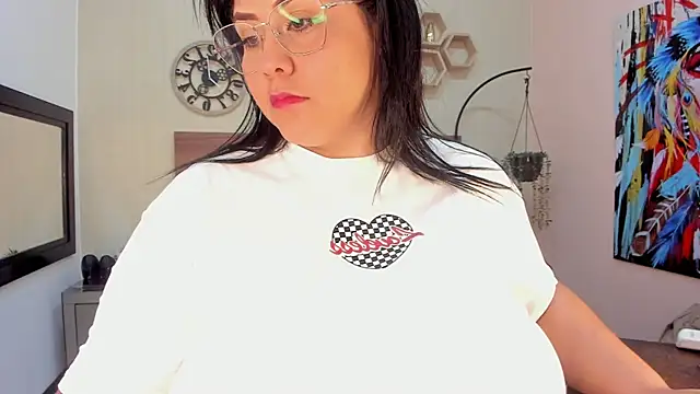 MillaGrey online show from May 30, 1:09 pm